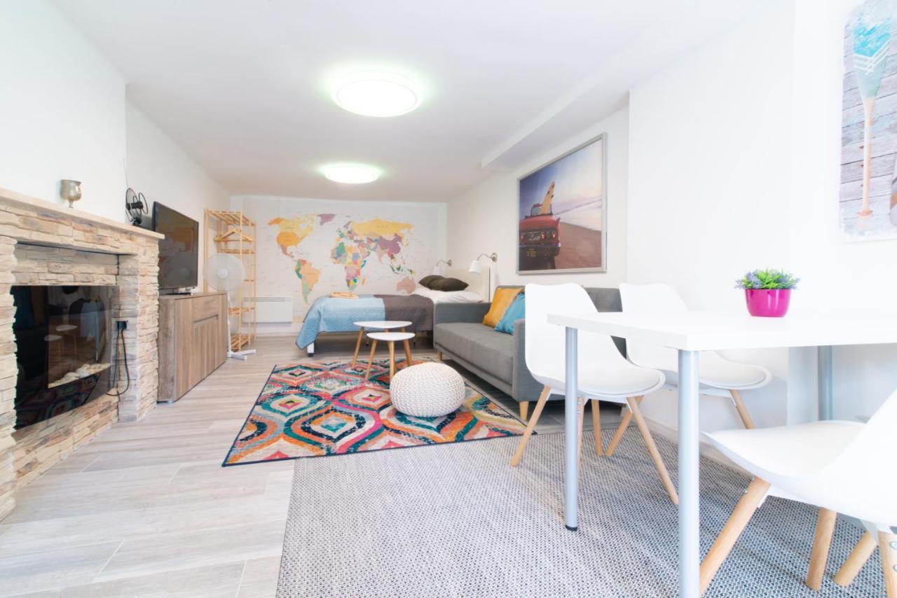 Cosy And Colorful Apartment Szentendre Bagian luar foto