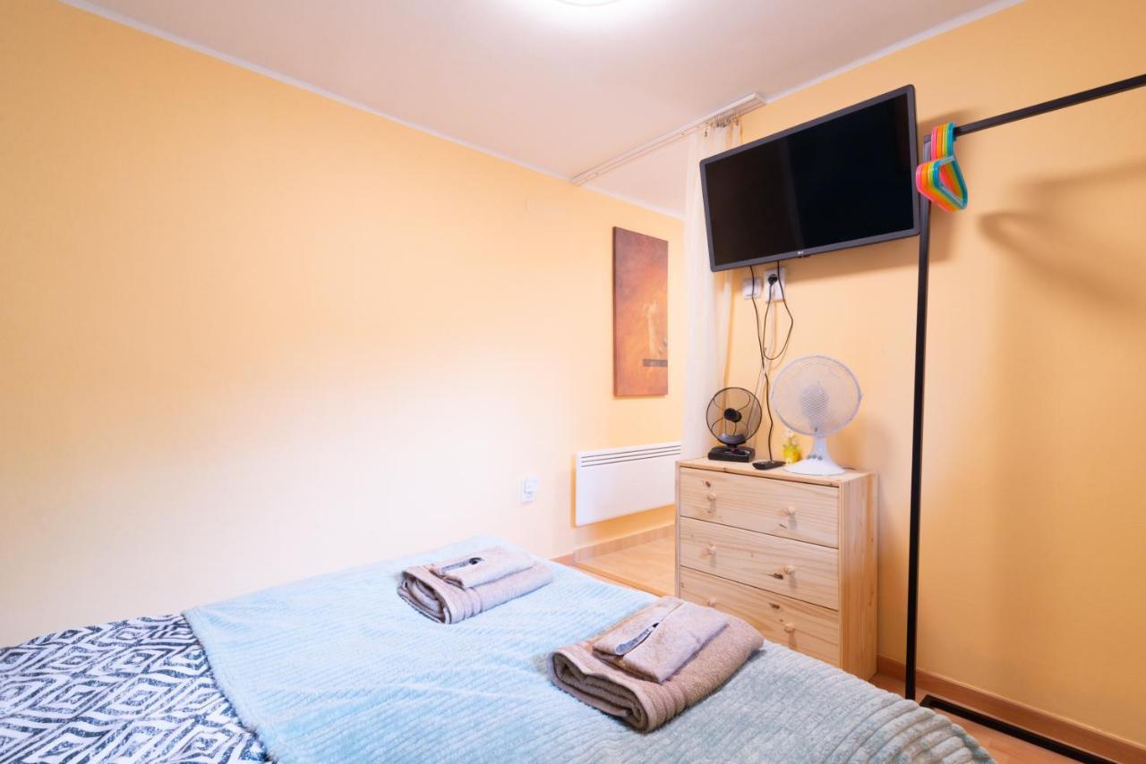 Cosy And Colorful Apartment Szentendre Bagian luar foto